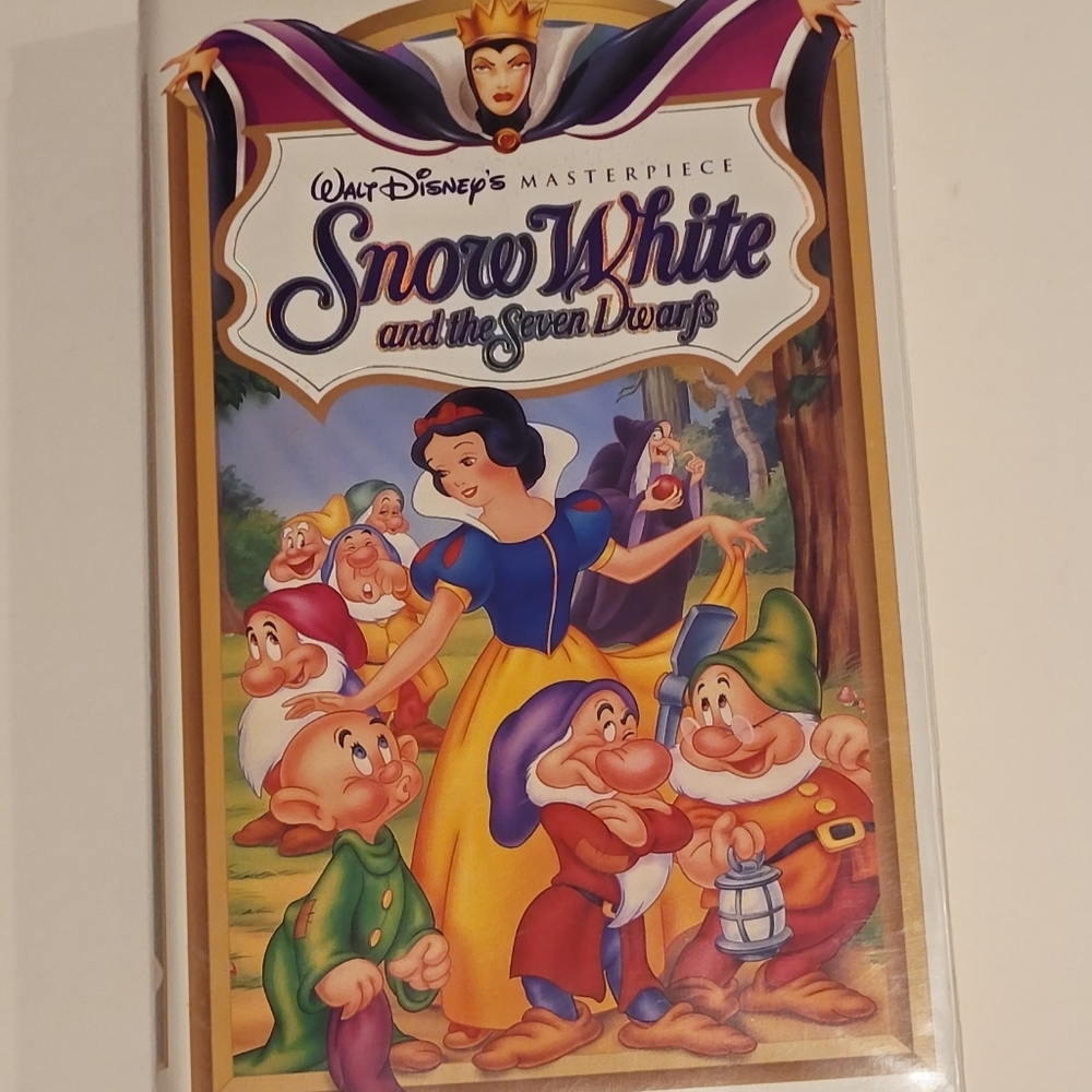 Disney VHS movie snow white and the seven dwarfs